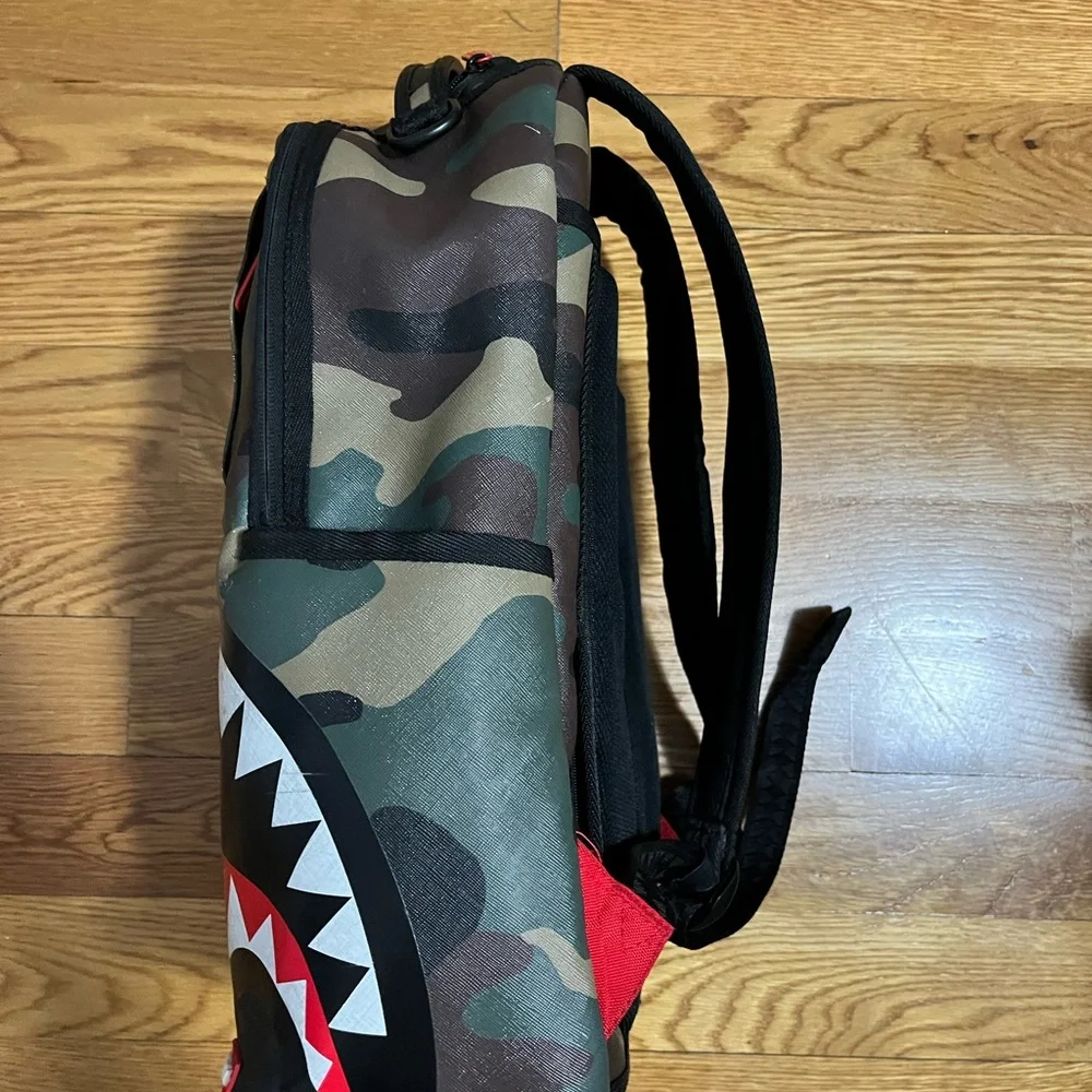 Backpack - Picture 6 of 8